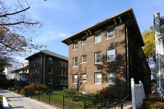 1725 Lanier Pl NW in Washington, DC - Building Photo - Building Photo