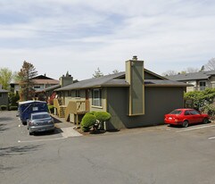 35th Place Apartments in Portland, OR - Building Photo