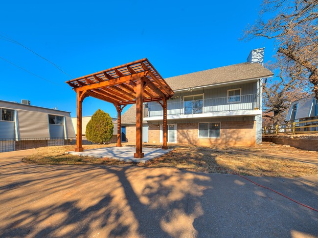 MacArthur Apartments in Oklahoma City, OK - Building Photo - Building Photo