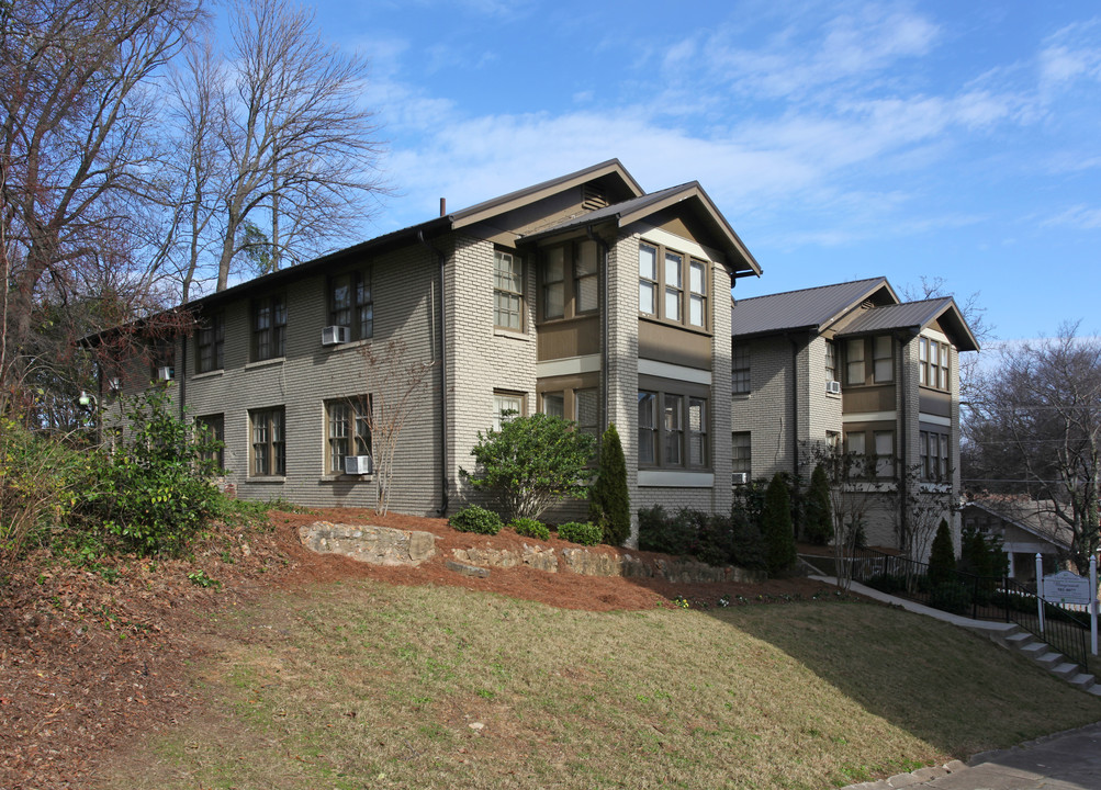 Baycourt in Birmingham, AL - Foto de edificio