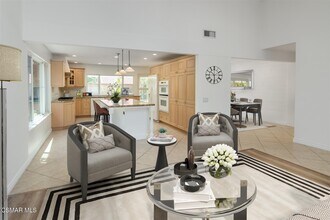 2205 Summerpark Ct in Thousand Oaks, CA - Building Photo - Building Photo