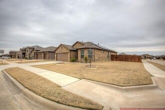 544 Lindisfarne Ln in Saginaw, TX - Building Photo - Building Photo