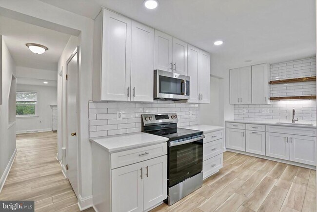 property at 123 Davis Ave SW