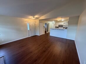 6142 McGirr Rd in Nanaimo, BC - Building Photo - Building Photo