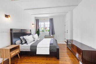 439 15th St in Miami Beach, FL - Foto de edificio - Building Photo