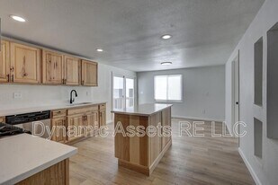 410 Fieldcrest Dr in Pittsburg, KS - Building Photo