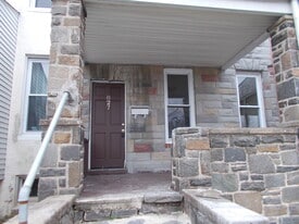 827 E Patapsco Ave in Baltimore, MD - Building Photo