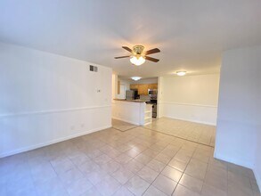 6166 Westgate Dr in Orlando, FL - Building Photo - Building Photo