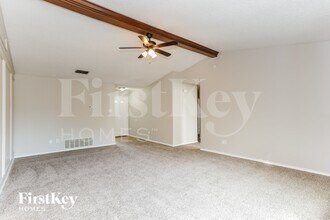 6505 Pilgrim Ln in Arlington, TX - Foto de edificio - Building Photo