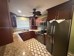 9106 Lime Tree Ln in Pembroke Pines, FL - Foto de edificio - Building Photo