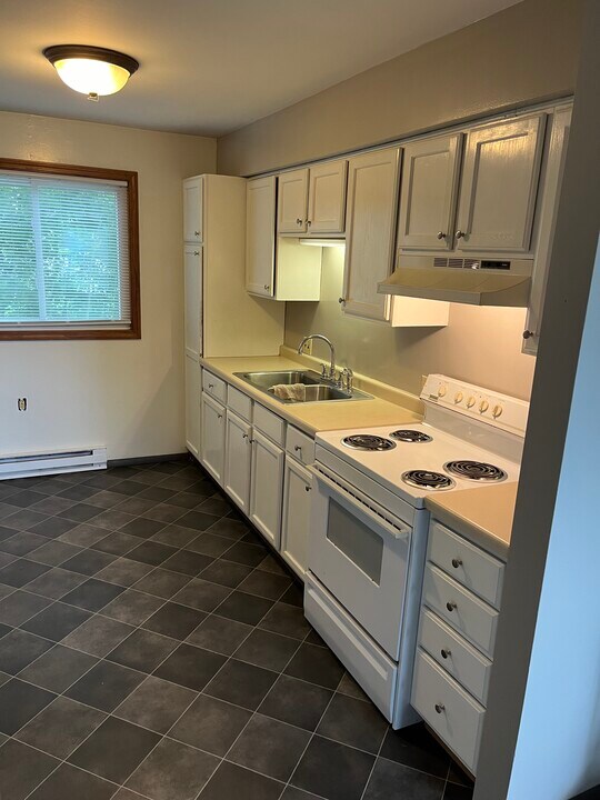 400 Clark St, Unit 2 in Marquette, MI - Building Photo