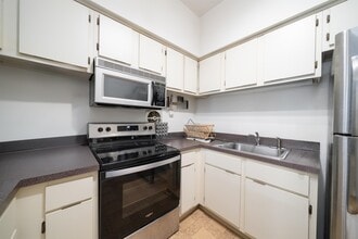 230 Bloomfield St in Hoboken, NJ - Building Photo - Building Photo