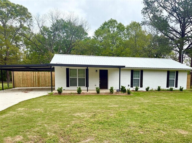 property at 3720 Martha Ln