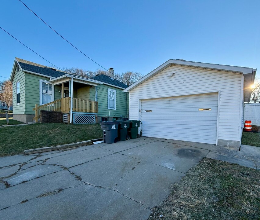 140 Lincoln Ave in Council Bluffs, IA - Building Photo