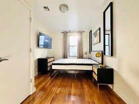 Furnished room/NOT APARTMENT in Brooklyn, NY - Building Photo