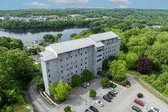 Cove View Condominiums in Norwich, CT - Building Photo - Building Photo