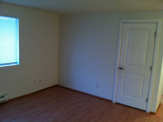 736 22nd St NE in Auburn, WA - Foto de edificio - Building Photo