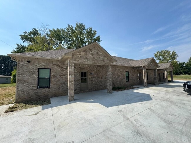 property at 714 S Spring St