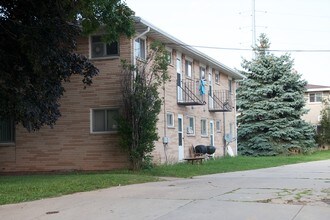 1717-1721 Blossom Ln in Madison, WI - Building Photo - Building Photo