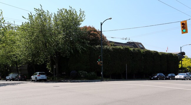 Balsam Mews in Vancouver, BC - Building Photo - Building Photo