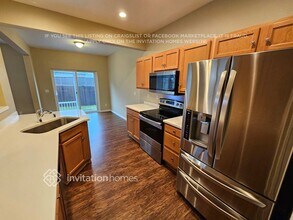 17911 36th Ave E in Tacoma, WA - Foto de edificio - Building Photo