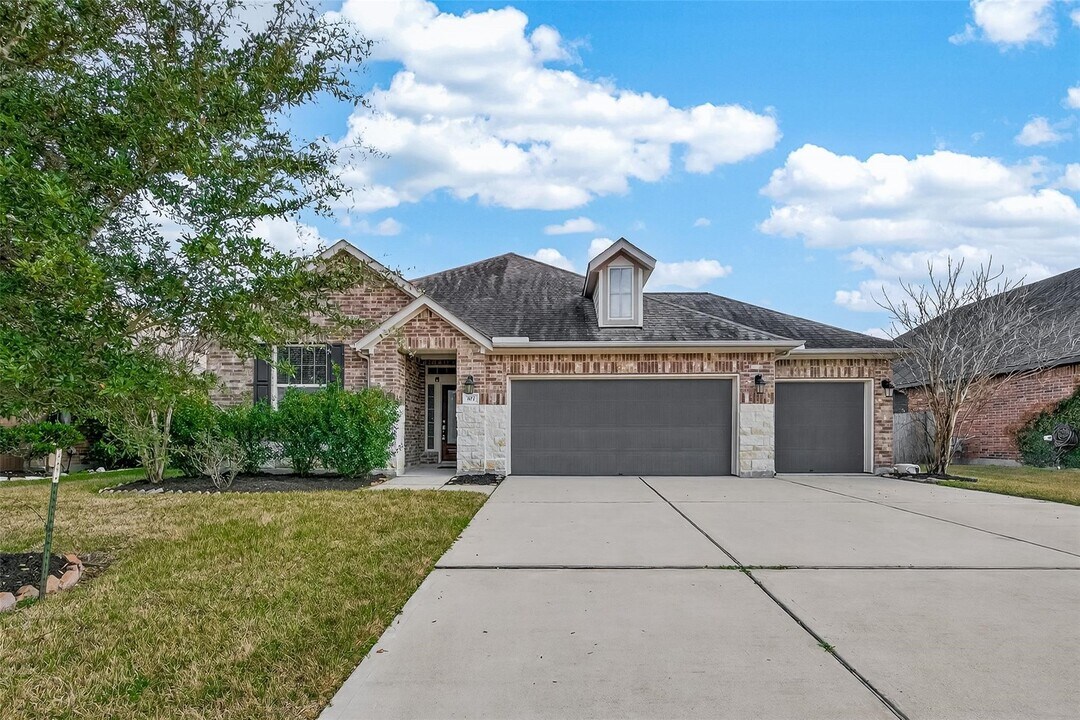 107 Angel Hollow Ln in Rosenberg, TX - Building Photo