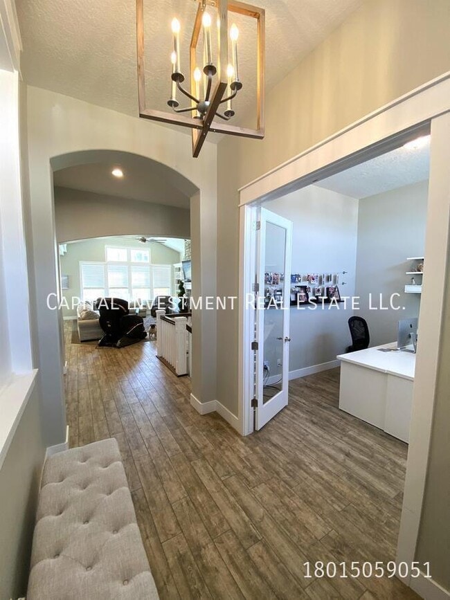 224 E Pace Ln in North Salt Lake, UT - Building Photo - Building Photo