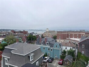 235 Spring St in Newport, RI - Building Photo - Building Photo