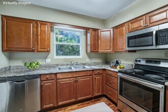 1813 Honeysuckle Dr in Tallahassee, FL - Building Photo - Building Photo