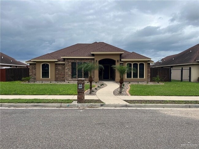 property at 3012 La Puerta Ave
