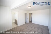 440 1625 N photo'