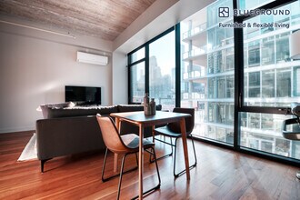 676 N La Salle Dr in Chicago, IL - Building Photo - Building Photo