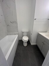 97 Elm St in Yonkers, NY - Building Photo - Building Photo