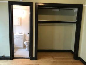 1527 Marshall in Milwaukee, WI - Building Photo - Interior Photo