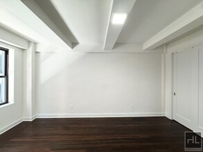 WEST 55 STREET in New York, NY - Building Photo - Building Photo