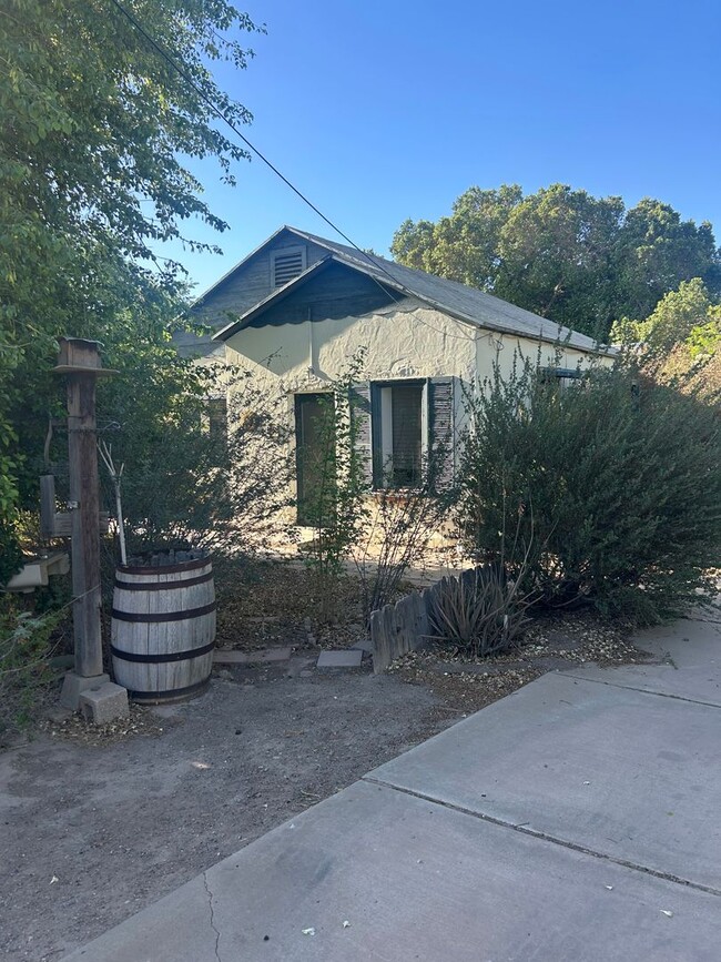 property at 2963 W 1st St