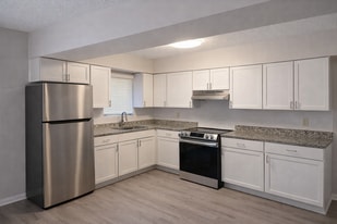 Heritage Oaks @ Navco (Promotion!) in Mobile, AL - Building Photo