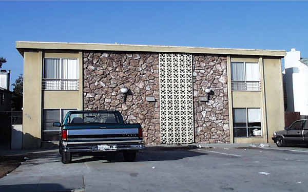 4340 Winona Ave in San Diego, CA - Building Photo - Building Photo