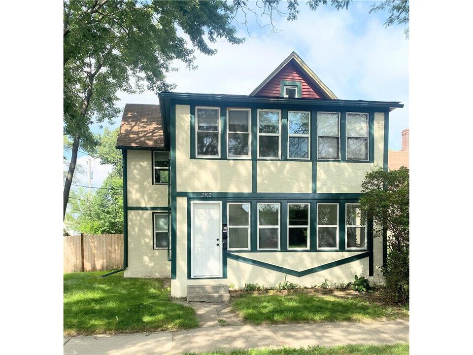 2302 6th St NE in Minneapolis, MN - Building Photo