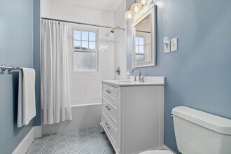 93 Walnut St in Brookline, MA - Foto de edificio - Building Photo