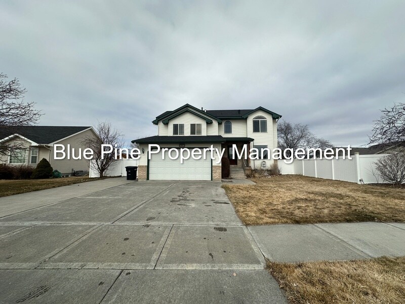 3943 Milestone Cir in Ammon, ID - Building Photo