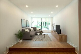 80 Beverley Street in Toronto, ON - Building Photo