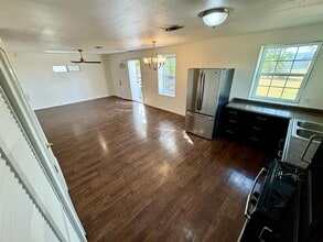 5213 Tucker Hill Ln in Cedar Creek, TX - Building Photo - Building Photo