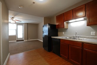 City Parc at Pine Senior Living in St. Louis, MO - Building Photo - Interior Photo