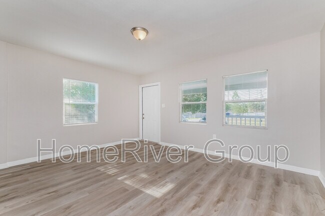 2107 W Ferris Ave in Tampa, FL - Building Photo - Building Photo