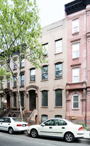 407 Clinton St in Brooklyn, NY - Building Photo
