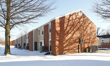 Surrey Hill Apartments in Uniontown, PA - Building Photo - Building Photo