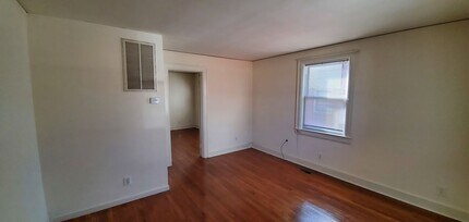 2515 Spring Garden St in Greensboro, NC - Foto de edificio - Building Photo
