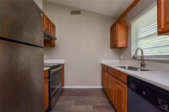 1604 Blackberry Ct in Eustis, FL - Foto de edificio - Building Photo