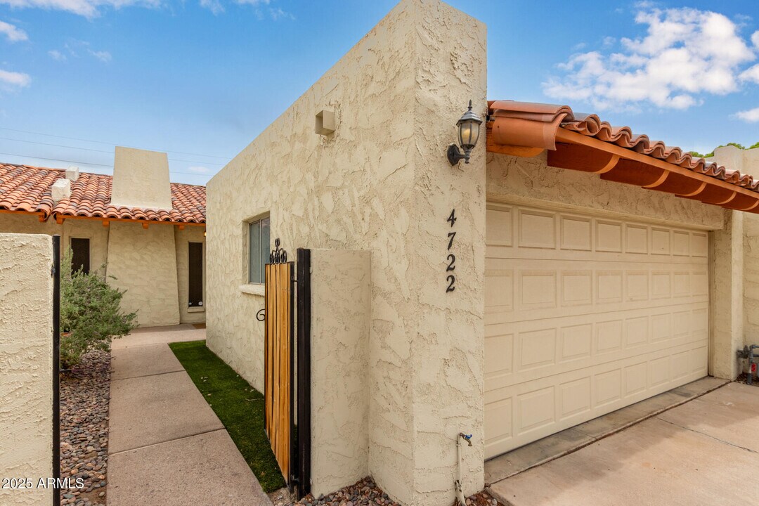 4722 W Vía Cynthia in Glendale, AZ - Building Photo